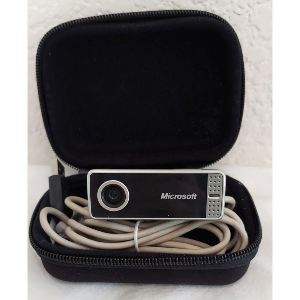 Microsoft Lifecam VX-7000 Webcam With Microsoft Webcam Case